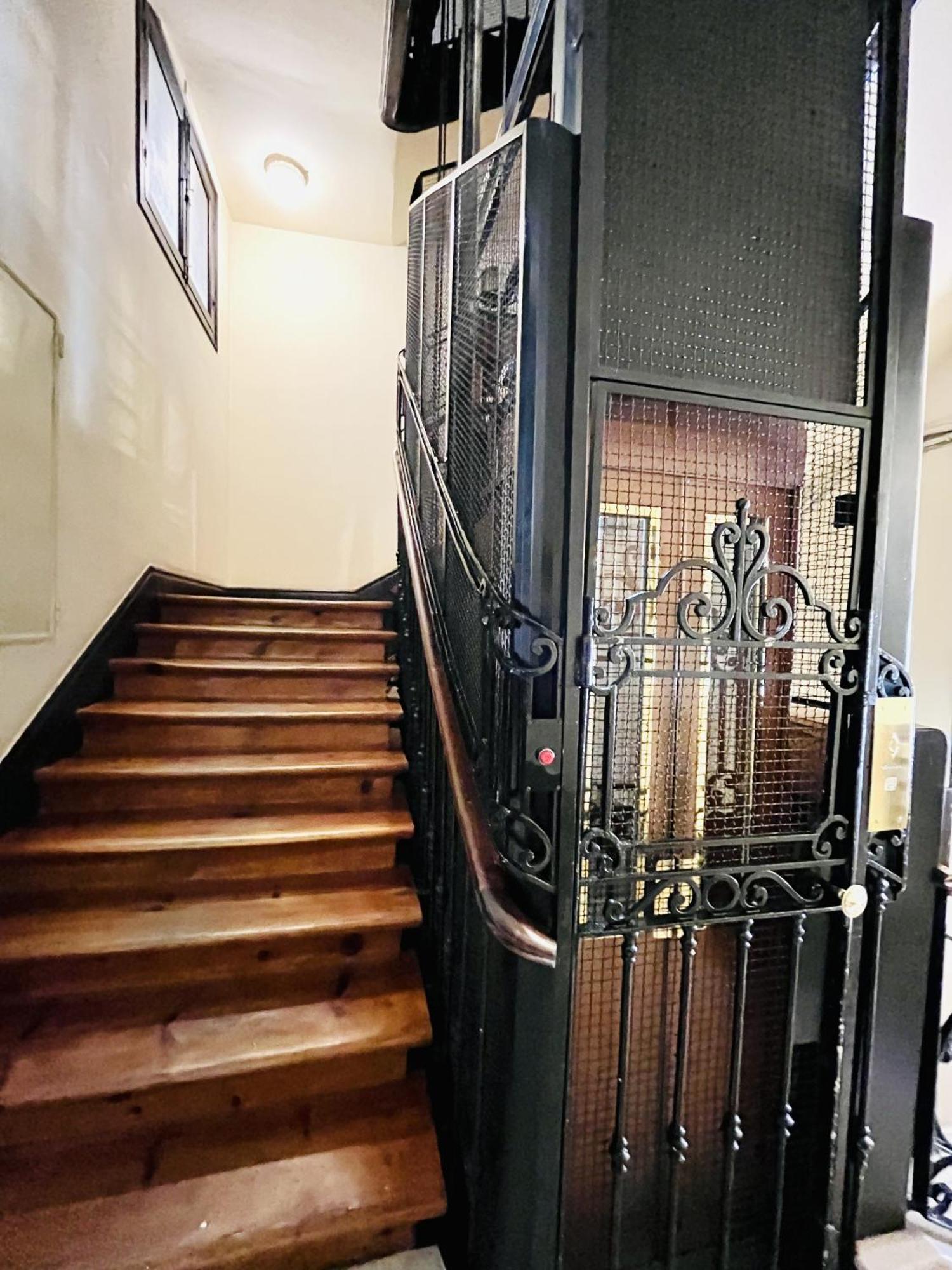 Dplace To Be - Amazing Apartments In Historic Center Madrid Exterior photo