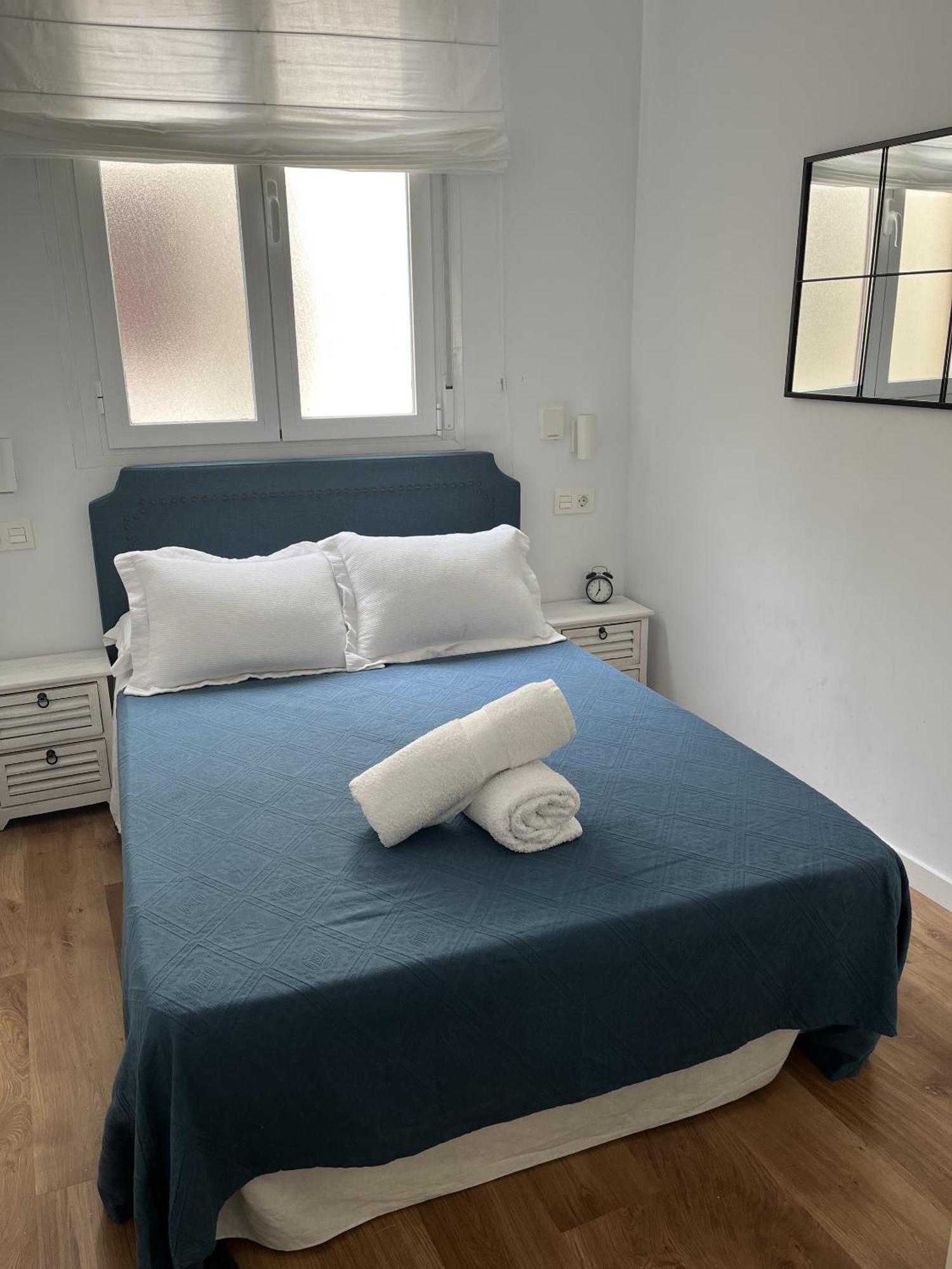 Dplace To Be - Amazing Apartments In Historic Center Madrid Room photo